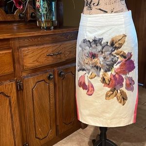 Rachel Roy skirt size 6. Front 70% cotton 30%silk. Back 98% cotton 2% elastane